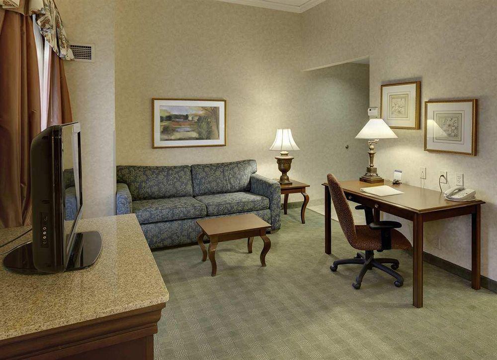 Hampton Inn&Suites Cleveland-Beachwood Zimmer foto