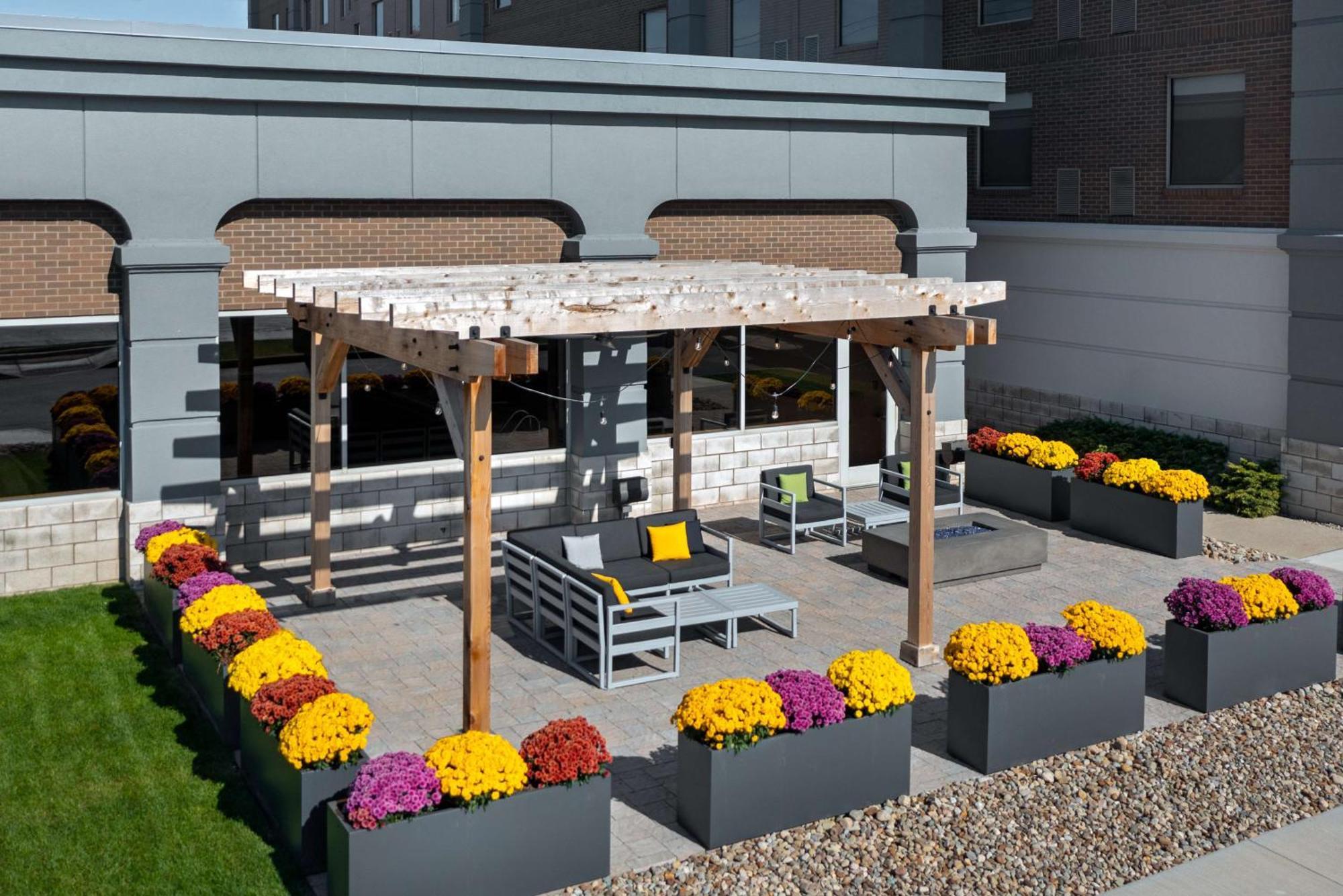Hampton Inn&Suites Cleveland-Beachwood Exterior foto