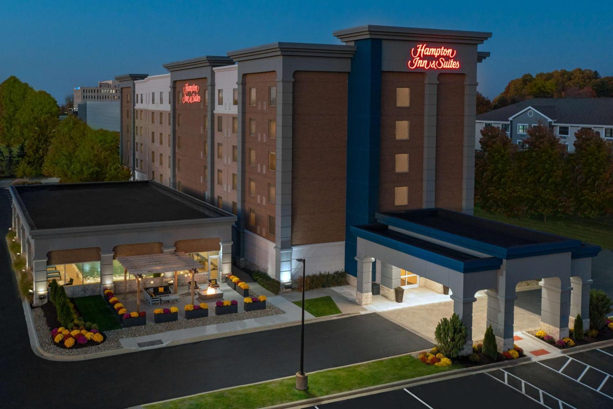 Hampton Inn&Suites Cleveland-Beachwood Exterior foto